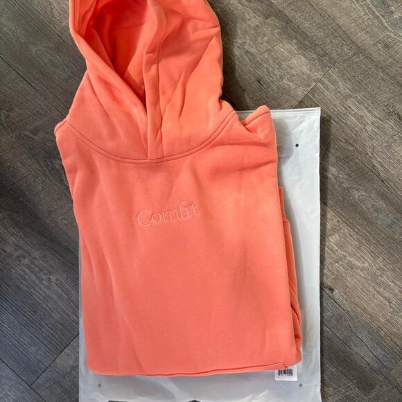 Comfrt Tops - Comfort orange hoodie size m
